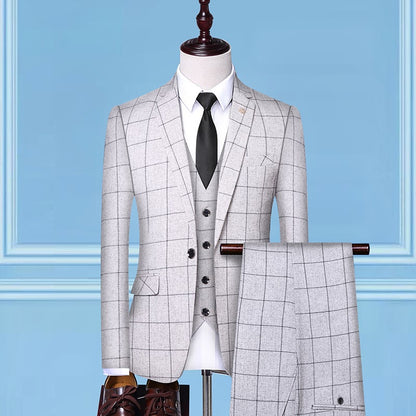 Light grey checkered suit with vest and tie on mannequin, FashionRay trendy men’s fashion