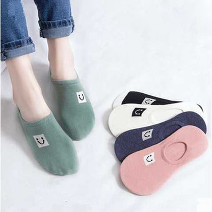 FashionRay low-cut socks in assorted colors with smiley face, cozy and casual style