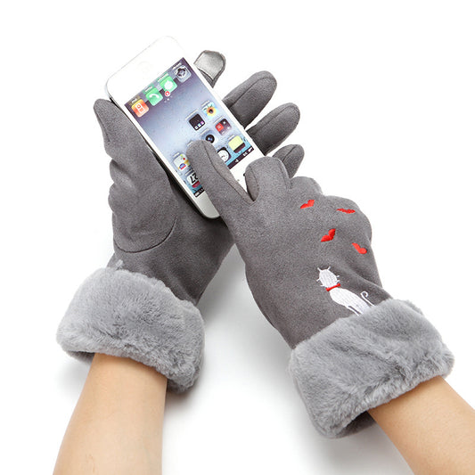 Gray touchscreen gloves with faux fur trim and cat embroidery, used with a smartphone, FashionRay